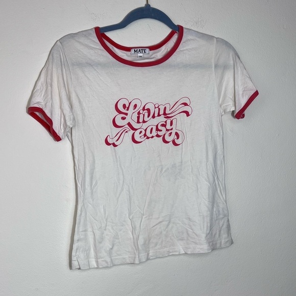 Mate The Label Retro Red & White Graphic T Shirt Livin Easy Tee - Picture 1 of 4
